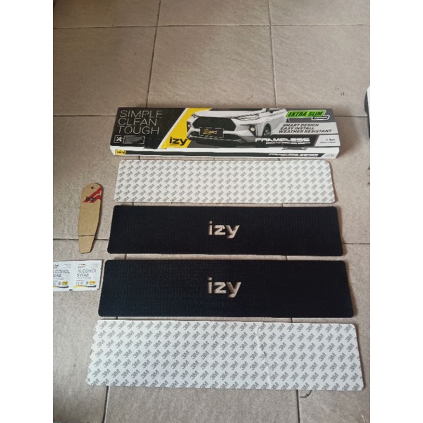 DUDUKAN PLAT NOMOR FRAMELESS IZY TANPA BINGKAI PLAT (SEPASANG)