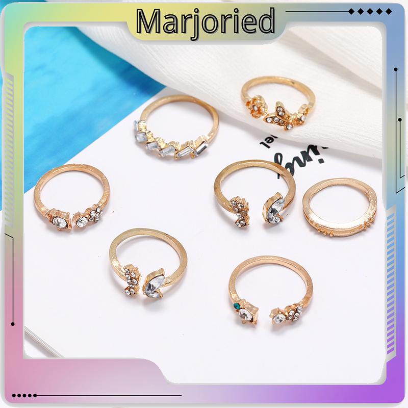 7 Set Cincin titanium Bentuk Kupu-Kupu Bintang Bulan Warna Emas Gaya Retro Bohemian-MJD