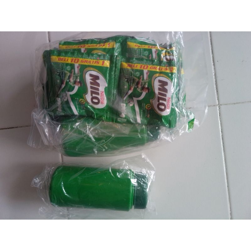 SUSU MILO RENCENG BERHADIAH BOTOL MINUM/ GELAS / LAIINYA isi 2 renceng @11 biji