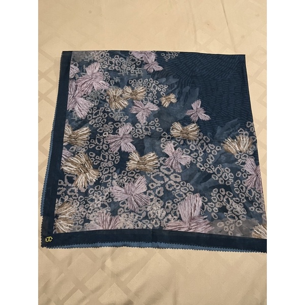 Buttonscarves Les Amities Reborn