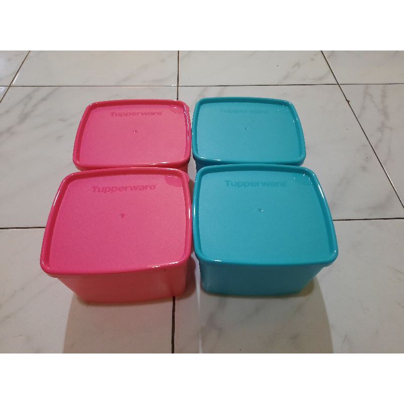 

Medium Square Round (1) PROMO Tupperware