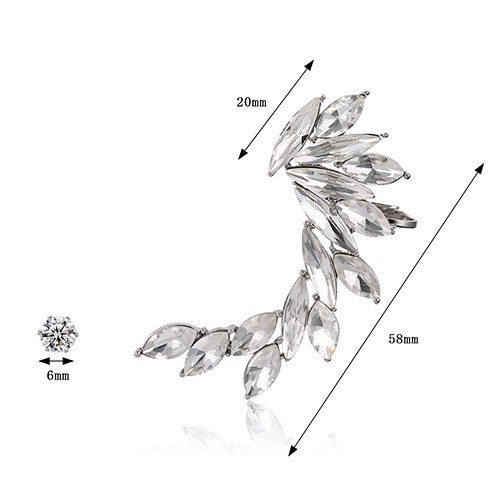 LRC Anting TusukFashion Silver Color Oval Shape Diamond Decorated Leaf Design Simple Earrings