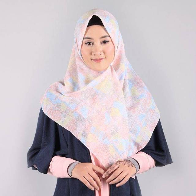 Kerudung rabbani segi empat