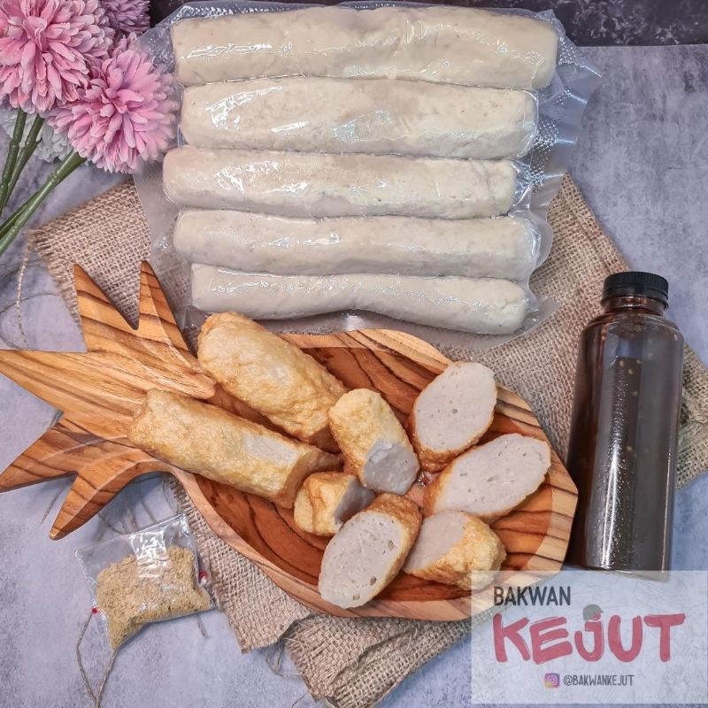 

PEMPEK PALEMBANG LENJER BESAR ISI 5PCS + CUKO SEDAP