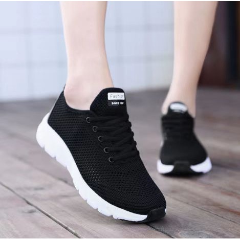 [ESSE] Sepatu Sneakers Kanvas Wanita Slip on Impor Fashion Trending W4