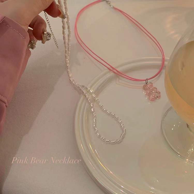 Kalung Rantai Dengan Liontin Beruang Pink Aksen Mutiara Imitasi Gaya Vintage Untuk Wanita