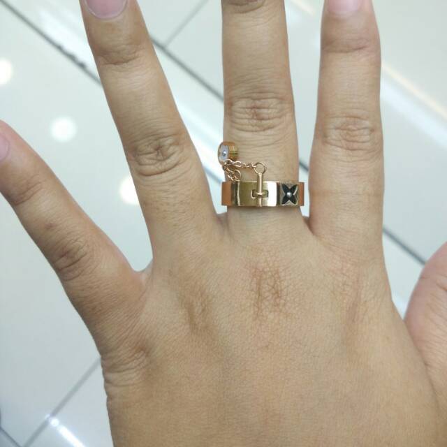 Cincin Van Cleef tebal titanium