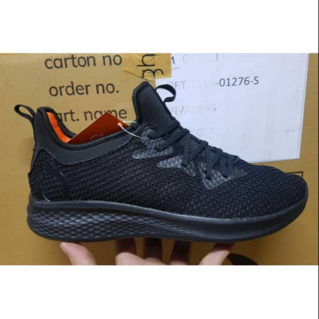 sepatu running ortuseight phyton All Black