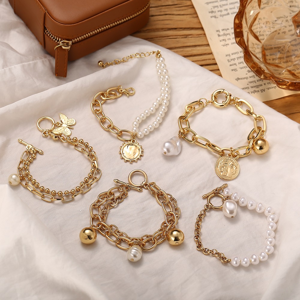 Fashion Gold Bracelet Pearl Butterfly Wafer Elegant Bracelet for Women Jewelry Fashoin Accessories