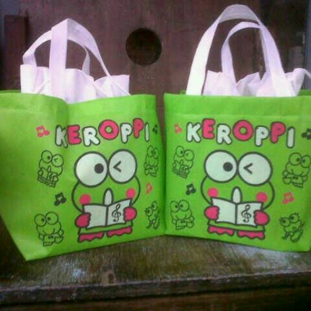 

Tas souvenir model serut tempat box nasi