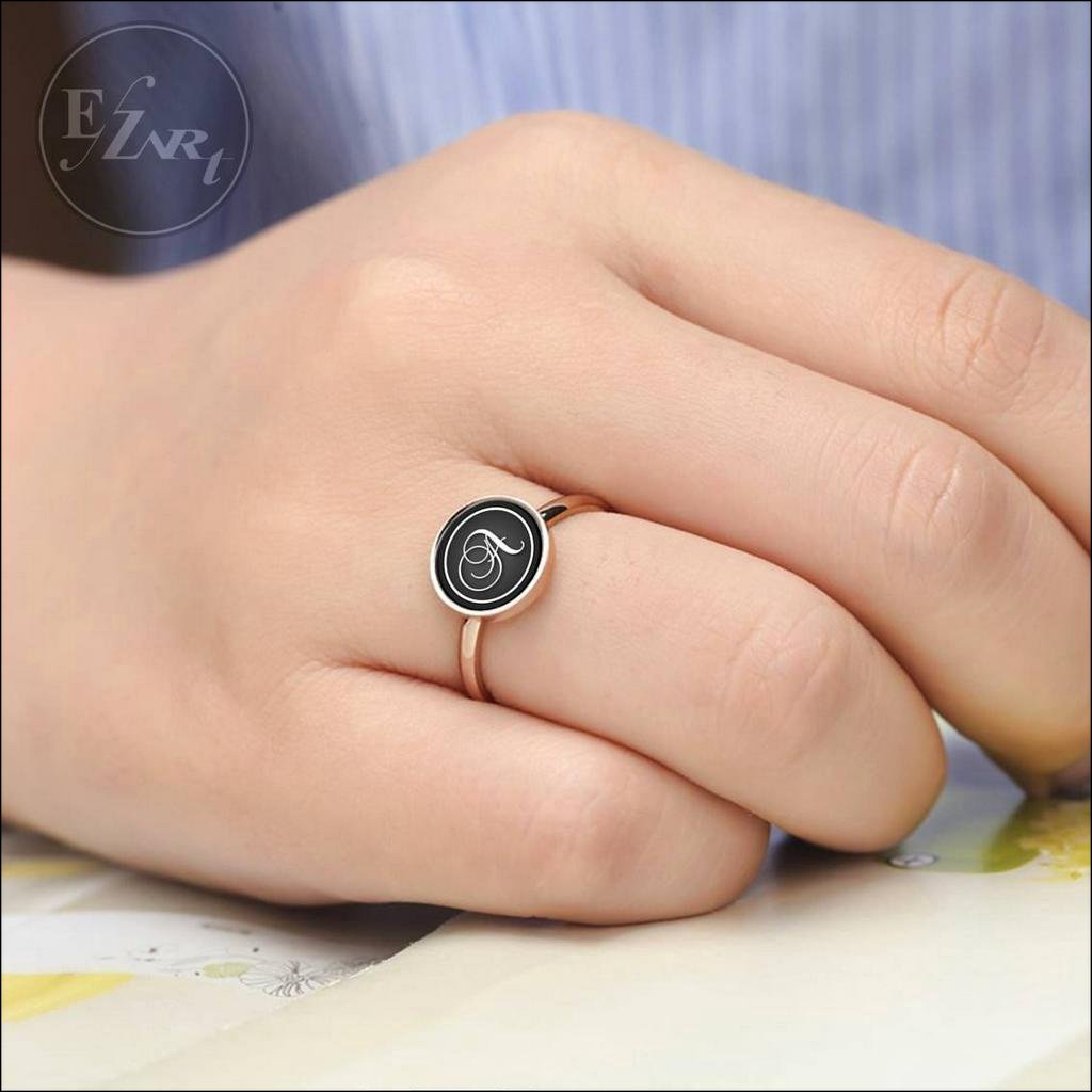 CINCIN CUSTOM HURUF INISIAL ROSE GOLD BULAT WARNA HITAM UNTUK WANITA BAHAN TITANIUM STEEL