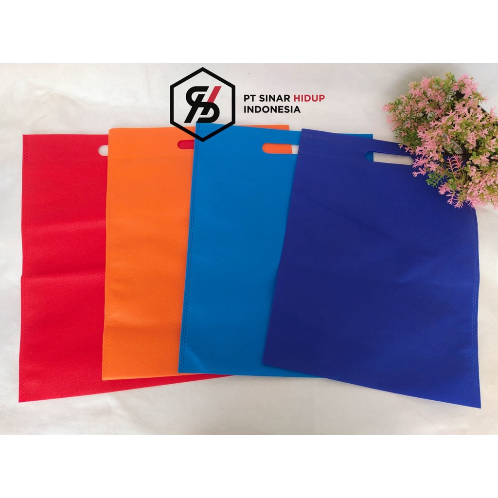 

Goodie Bag Tas Belanja Oval 20x26 Spunbond Tote Bag Sourvenir Weding Hajatan Perkodi ( 20 Pcs )