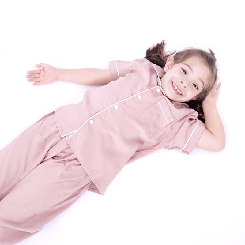 Yobebee Piyama Katun Lembut Bayi dan Anak Usia 1 2 3 4 6 8 10 Tahun Baju Tidur One Set Pajamas Kids Basic Polos Cotton Rayon Silk Model Tangan Pendek Baju Harian Santai Anak Laki Laki Perempuan Cewek Cowok