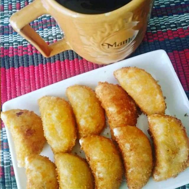 

cireng isi ayam suwir pedas mantap