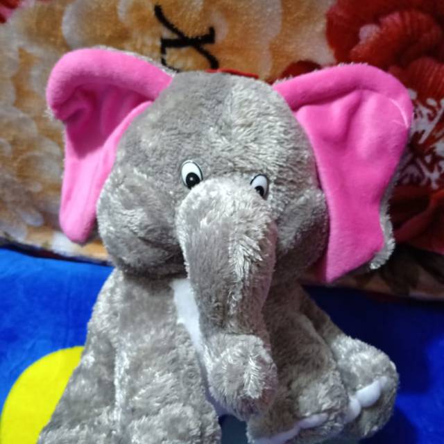 Boneka gajah XL dengan bahan yelvo