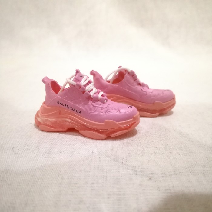 BALENCIAGA TRIPLE S LETTER PINK 3D SNEAKERS KEYCHAIN MINIATUR