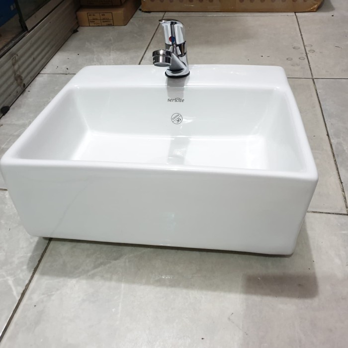 T.Lillie - Wastafel Keramik Kotak Sericite + Kran