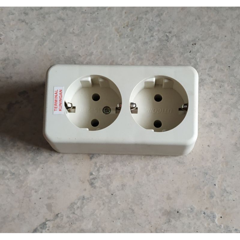 Stop kontak Uticon 2 lubang