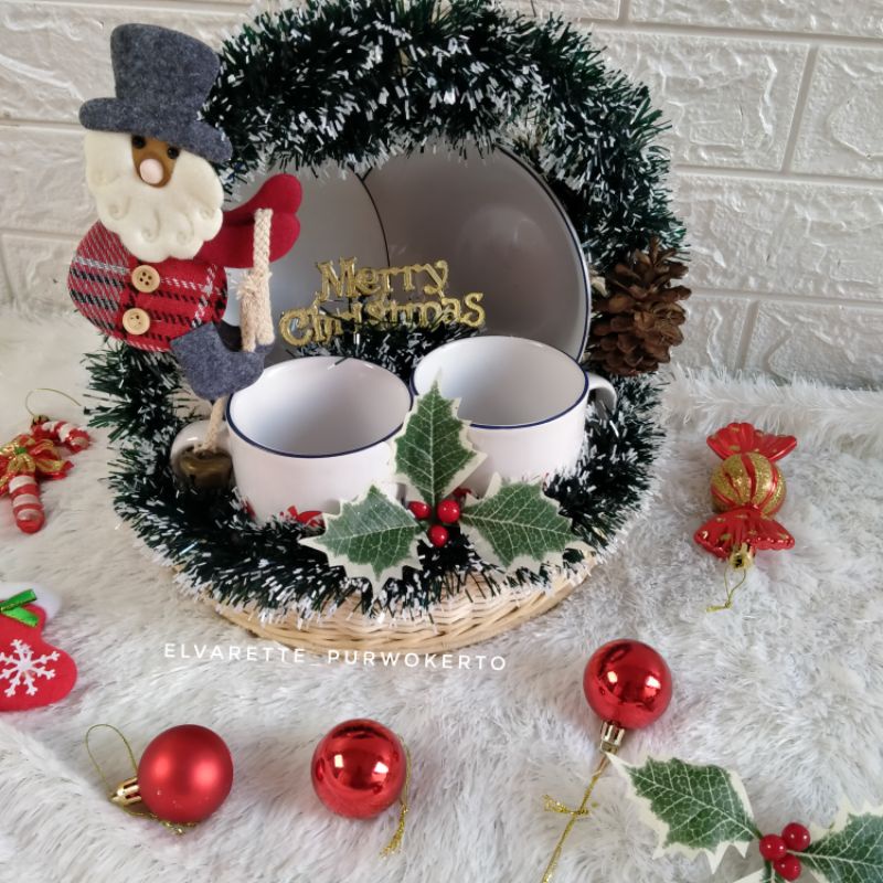 Hampers Natal Gift / Parcel alat makan keramik motif ayam jago tipe A