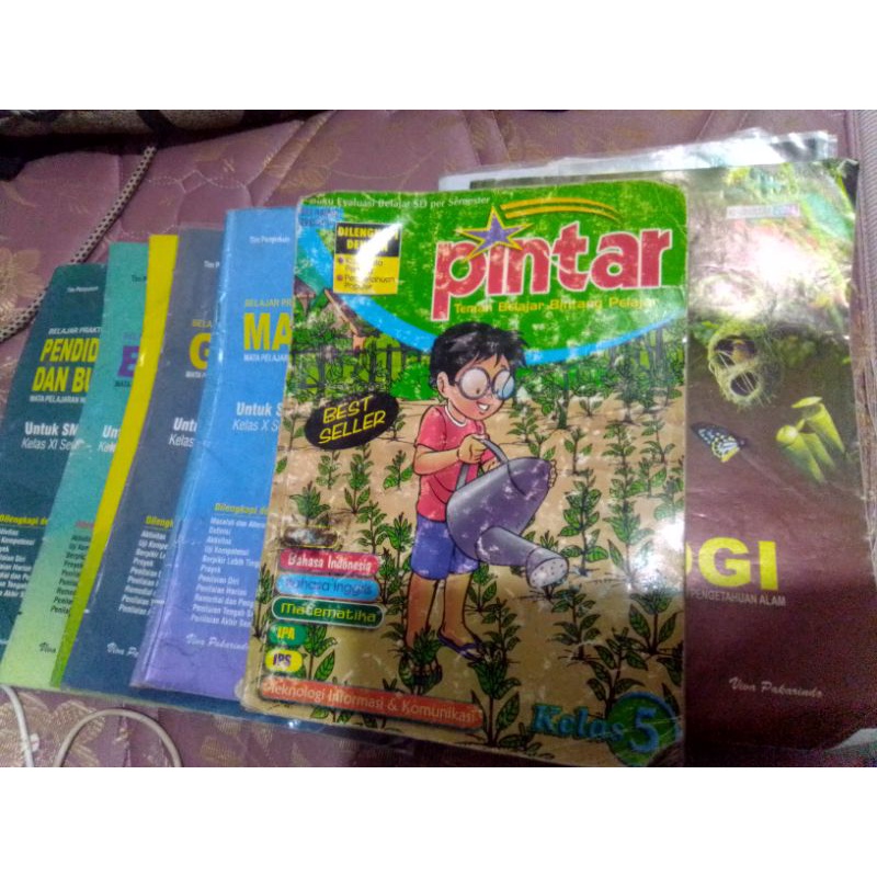 

PINTAR KELAS 5 SD BUKU RANGKUMAN DAN SOAL SOAL BERISI 7 MAPEL