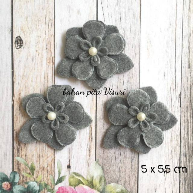 Bunga Flanel Susun Mutiara 5 x 5,5 cm