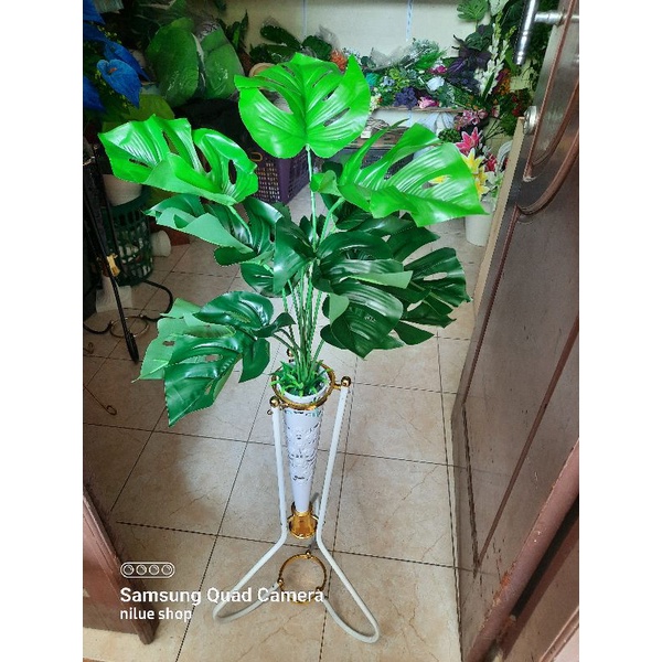 pohon palsu pohon plastik buat pojok ruangan daun monstera cabang 12 latex