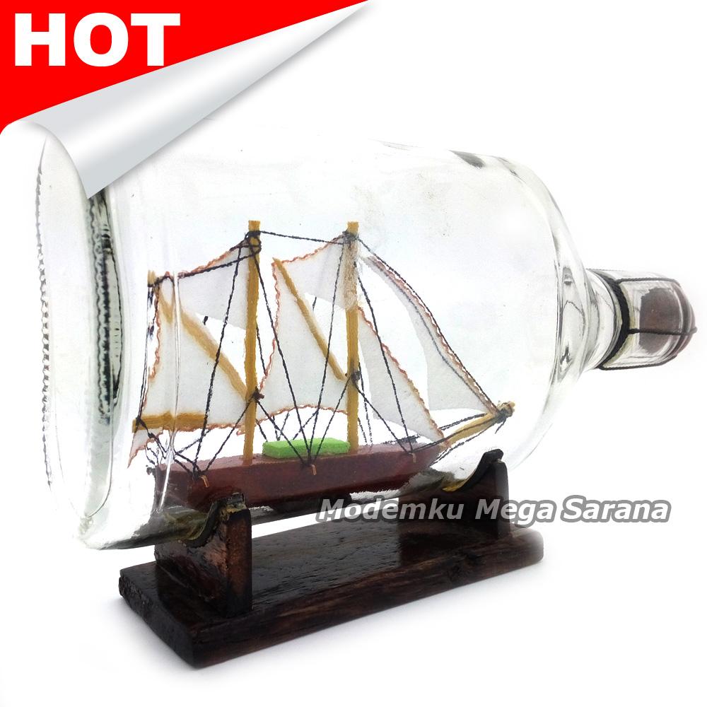 Miniatur Kapal Pinisi Dewaruci dalam Botol 19x10x4 cm