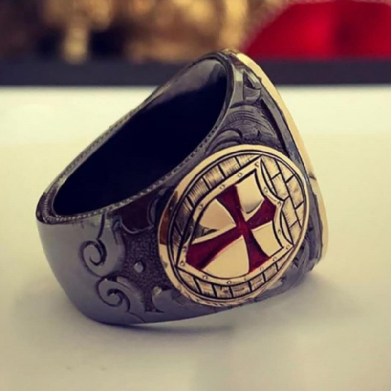 Cincin Desain Perisai Salib Samurai Warna Emas Gaya Vintage Untuk Pria