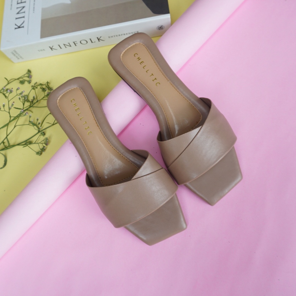 Sandal Flat Selop Slip on Teplek Wanita Terbaru/Sendal Rumah Nyaman/Slop Casual Perempuan Remaja/Wedges Wanita Kekinian Bisa Bayar Ditempat/Women Sliper Bukan Zara Cora Sandal Wanita Flat / Teplek