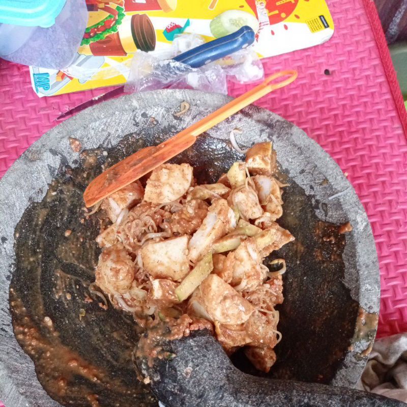 

warung ketoprak ibuk lee