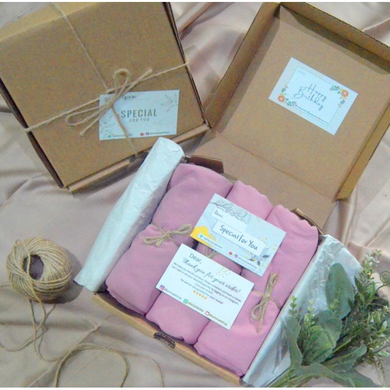 

GIFT BOX HIJAB / GIFT WISUDA / GIFT BIRTHDAY / GIFT WEDDING HAMPERS LEBARAN MURAH