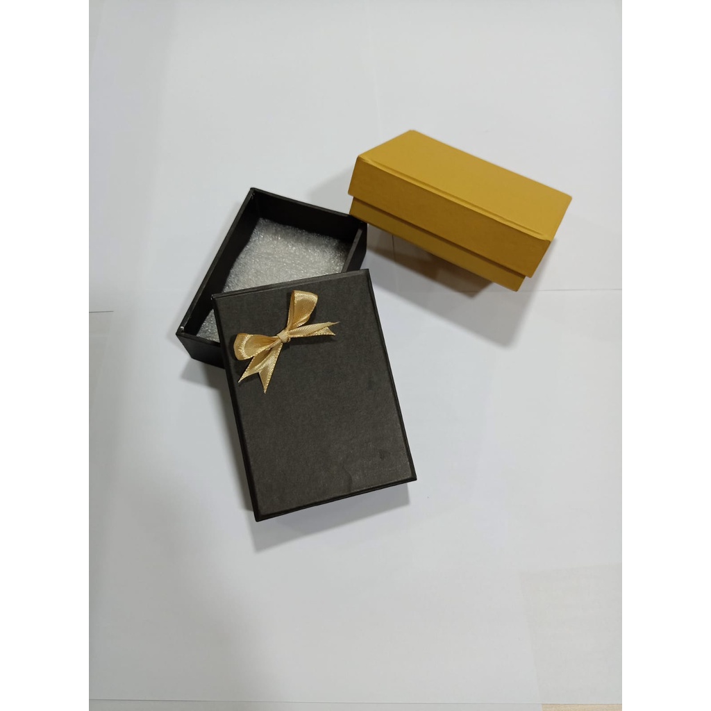 

Star Gold Gift Box / Kotak Logam Mulia / Kotak Kado / Hadiah