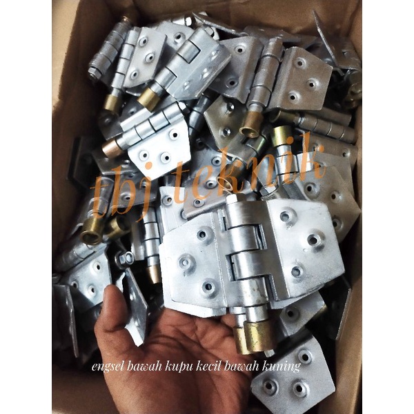 engsel bawah kupu kecil bawah kuning