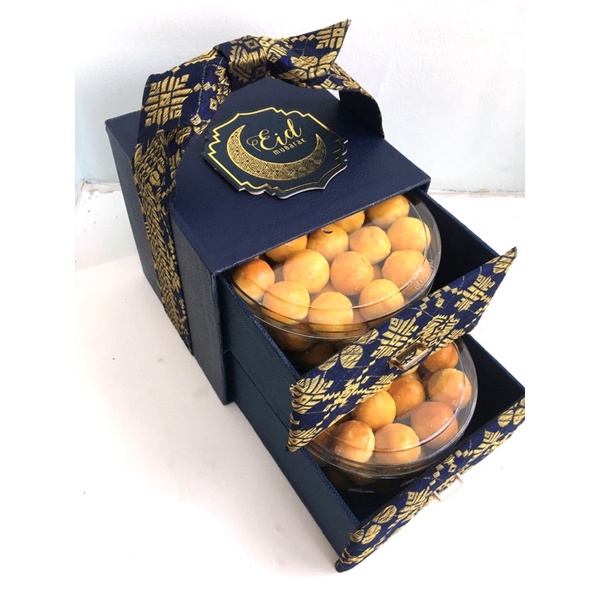 

50 box laci 2 songket biru kue kering