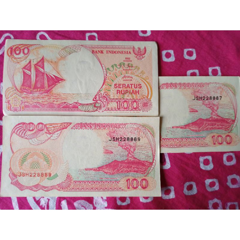 

Uang kertas kuno 100 pinisi