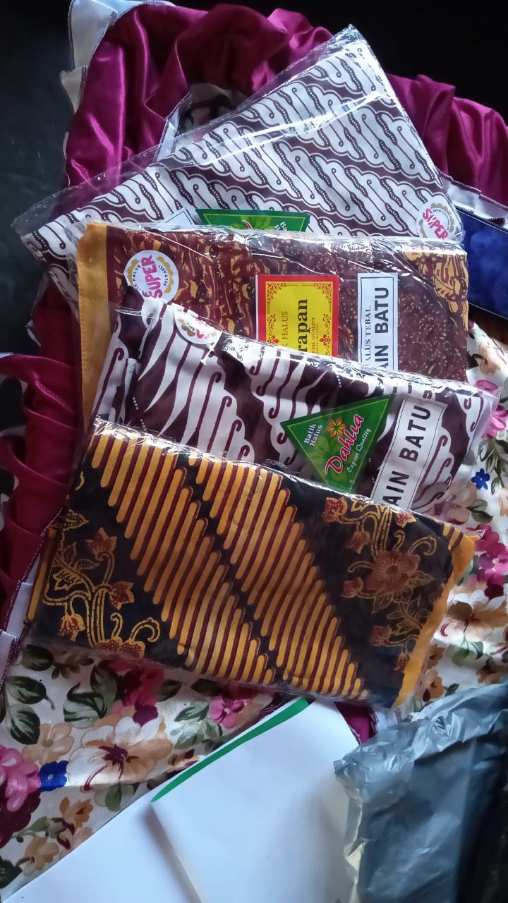 Bantal Guling Isi Full Busa Inoac Dengan Cover Katun Micro Motif Karakter Dewasa