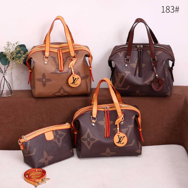 LV TOTEBAG GIANT MONOGRAM