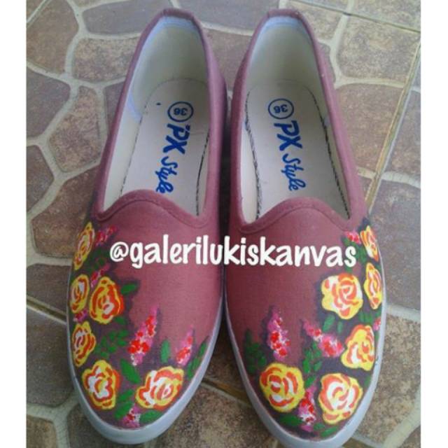 Sepatu Lukis Bunga