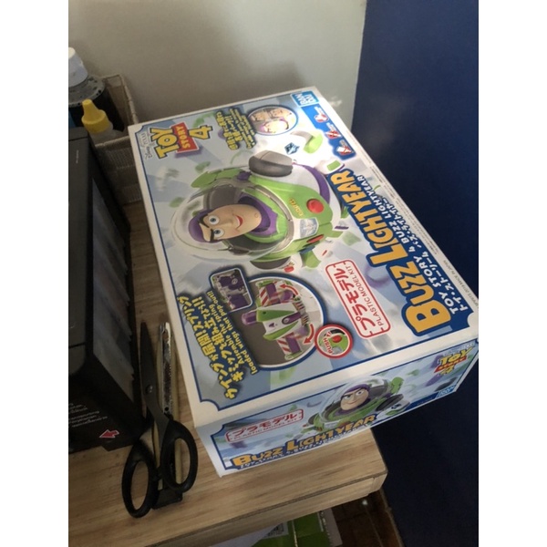 Buzz Lightyear Figure Rise Kaki Joint patah sebelah