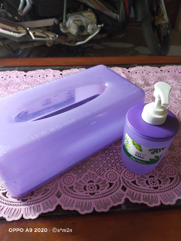 Onyx Kotak Tisu Tertutup Frosty As