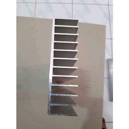 Heatshink Pendingin Transistor Final Alumunium 12 sirip 30 cm
