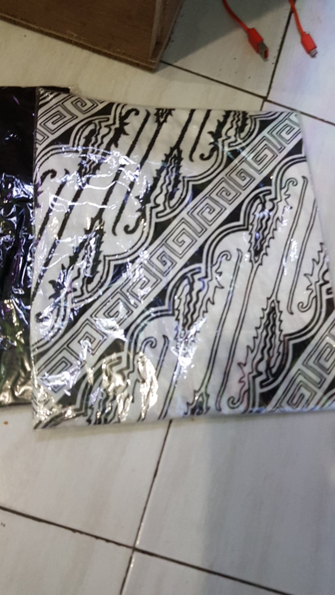 Kaos Batik Seno Print / Motif Liris/ Kaos Santai