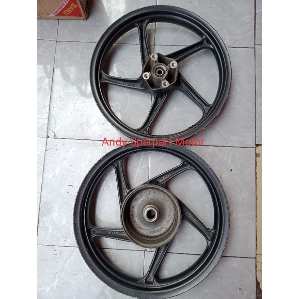 Velg Pelek Set Depan Belakang Honda Beat Karbu / Beat fi / Scoopy karbu /  Vario Karbu / ORIGINAL