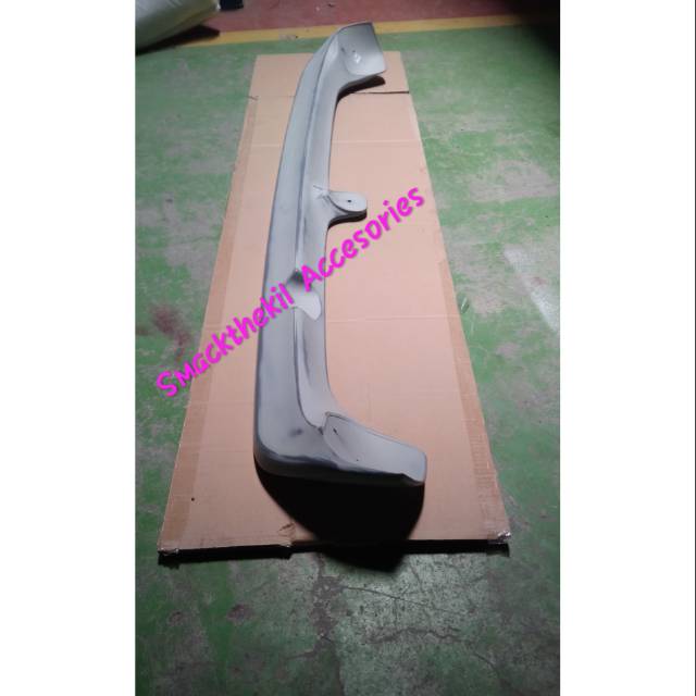 Spoiler Nissan Serena C24