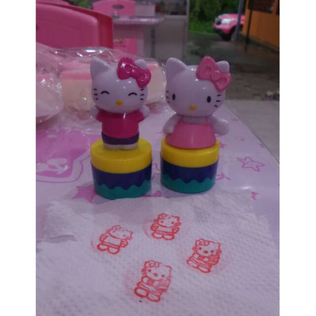 

Stampel hellokitty ada lampu