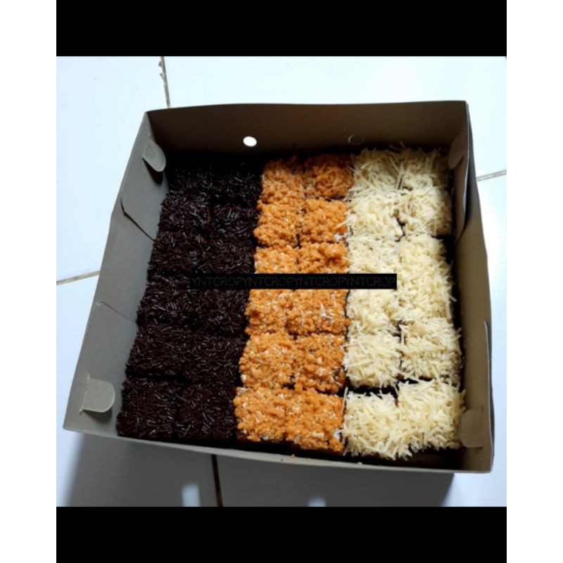 

bolu mini mix UK 22cm home Made dijamin enak dan yang pasti selalu fresh