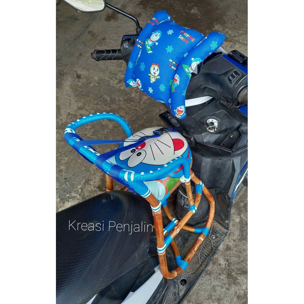 Kursi Boncengan Anak Motor Matic Free Sabuk dan Bantal / Bangku Boncengan Anak Motor Matic Rotan / Dudukan Anak Motor Matic / Boncengan anak motor matic murah / Jok motor depan anak / kursi depan untuk bayi motor matic / Boncengan anak rotan / Kursi Rotan