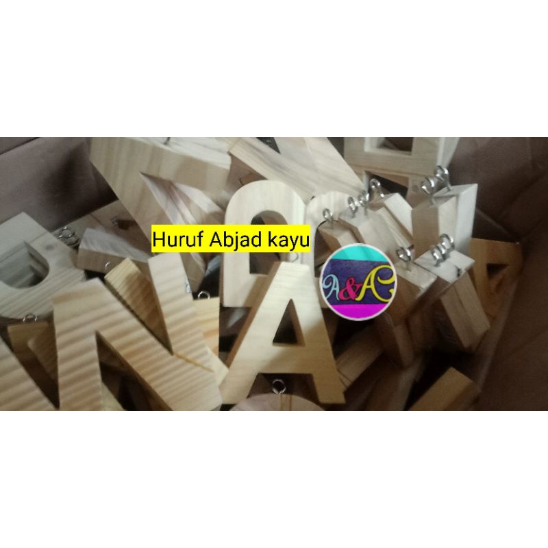 huruf abjad dari kayu
