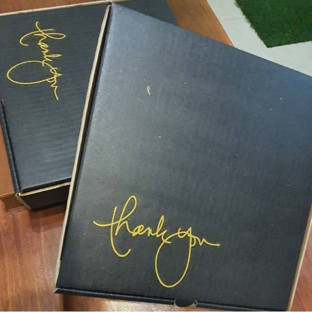 

Box hampers / giving box hitam / box souvenir 23x23x4