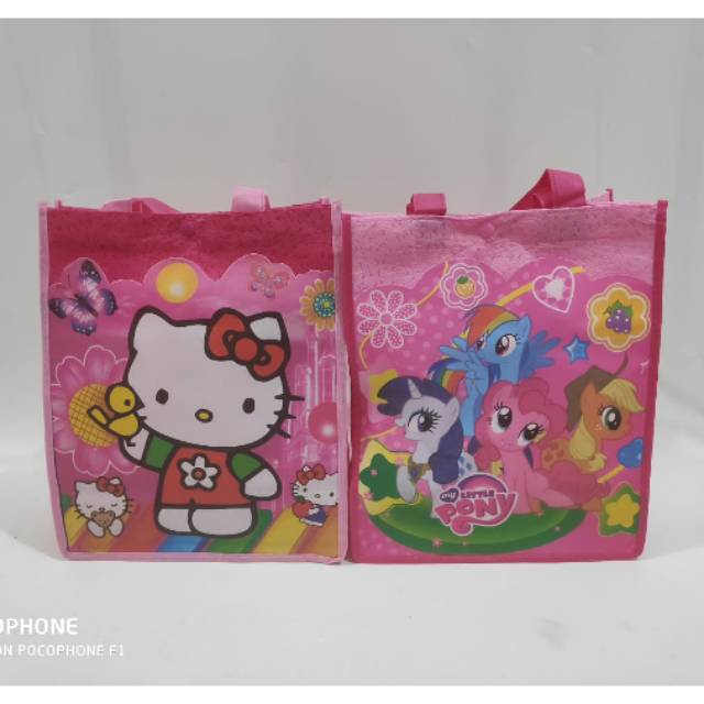 

GOODIE BAG karakter anak BINGKISAN ULANGTAHUN TENTENG KANTONG DEPAN